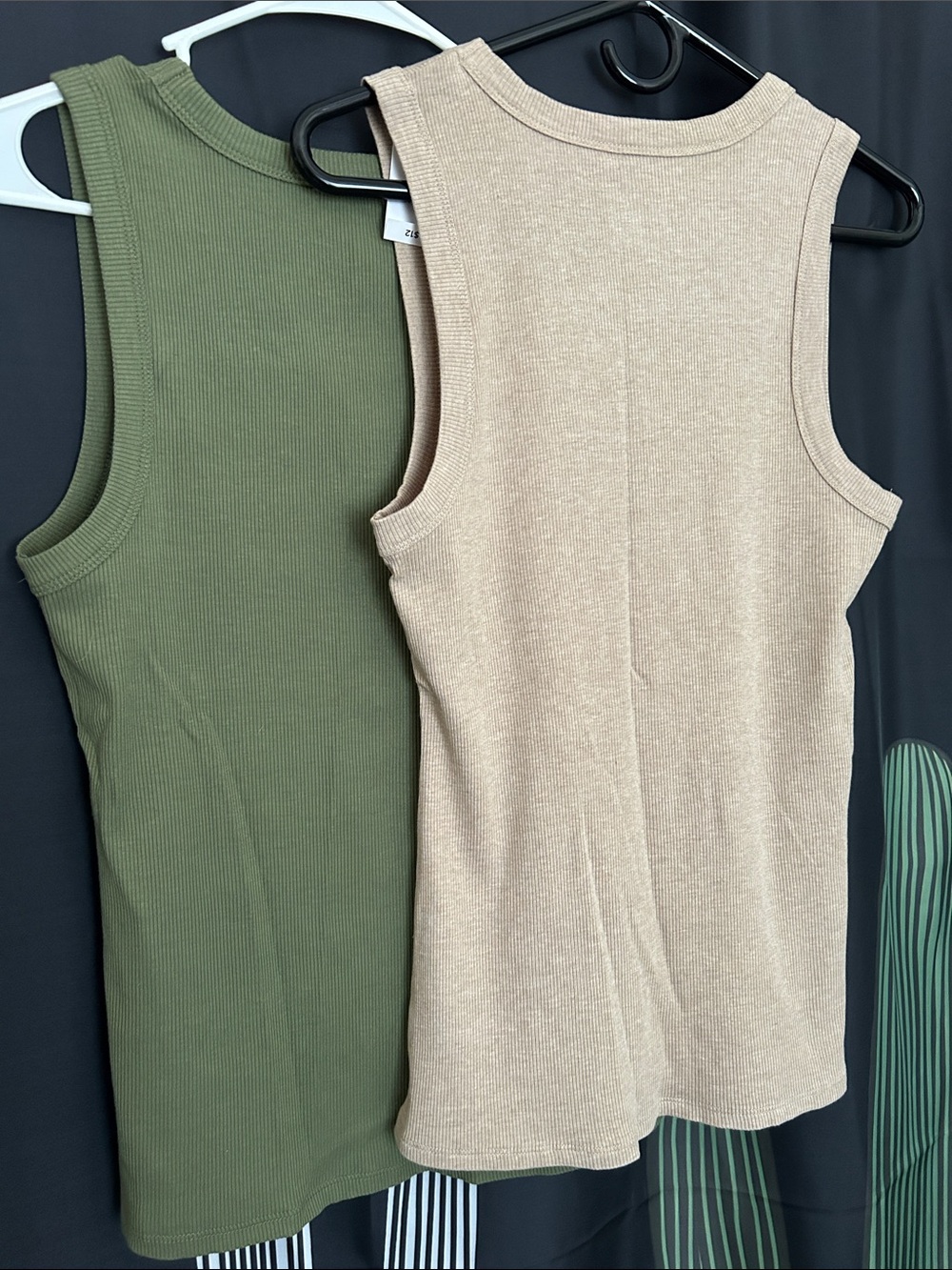 2 DIP Women’s Boyfriend Tanks Size M - Picture 3 of 9